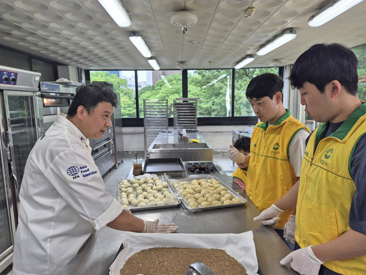 에쓰-오일(주)서울지역사회봉사단파트너십 나눔 활동 사진4